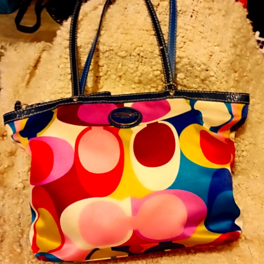 AUTHENTIC COACH PURSE GORGEOUS PIECE PERFECT CONDITION LIKE NEW